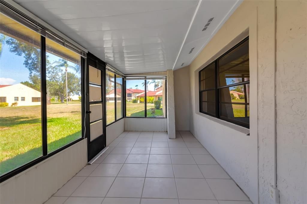 合同活跃: $249,000 (2 贝兹, 2 浴室, 1440 平方英尺)