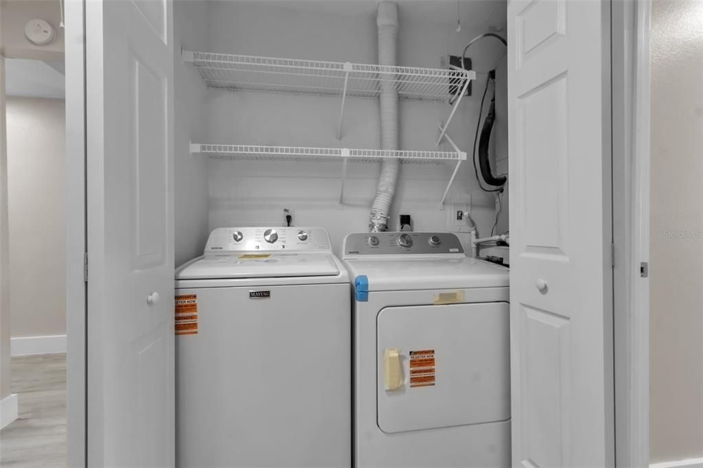 合同活跃: $249,000 (2 贝兹, 2 浴室, 1440 平方英尺)