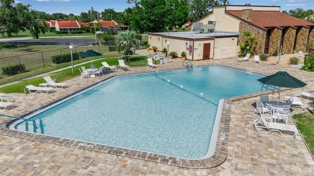 合同活跃: $249,000 (2 贝兹, 2 浴室, 1440 平方英尺)