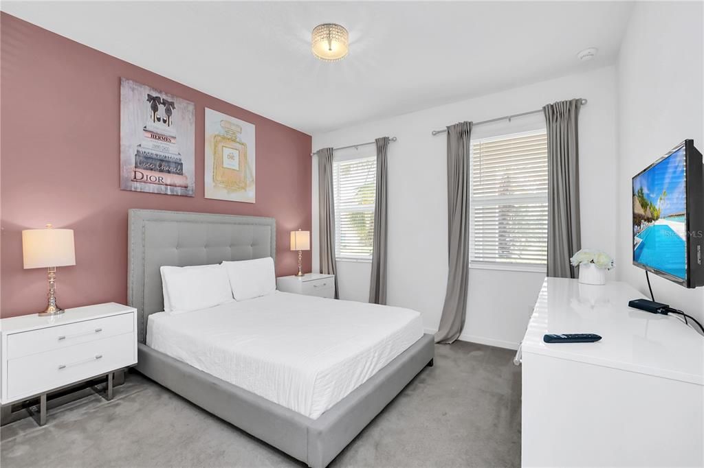 Active With Contract: $649,000 (8 beds, 5 baths, 3248 Square Feet)