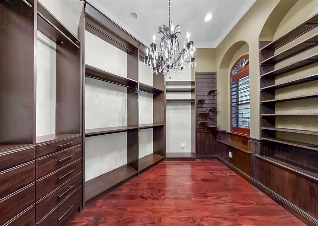 For Sale: $1,895,000 (4 beds, 5 baths, 4406 Square Feet)