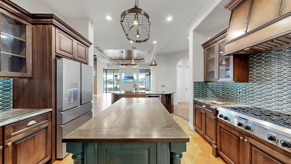 For Sale: $1,895,000 (4 beds, 5 baths, 4406 Square Feet)