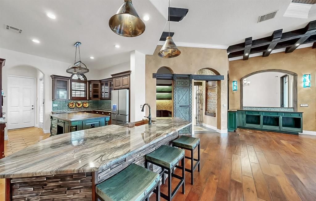 For Sale: $1,895,000 (4 beds, 5 baths, 4406 Square Feet)