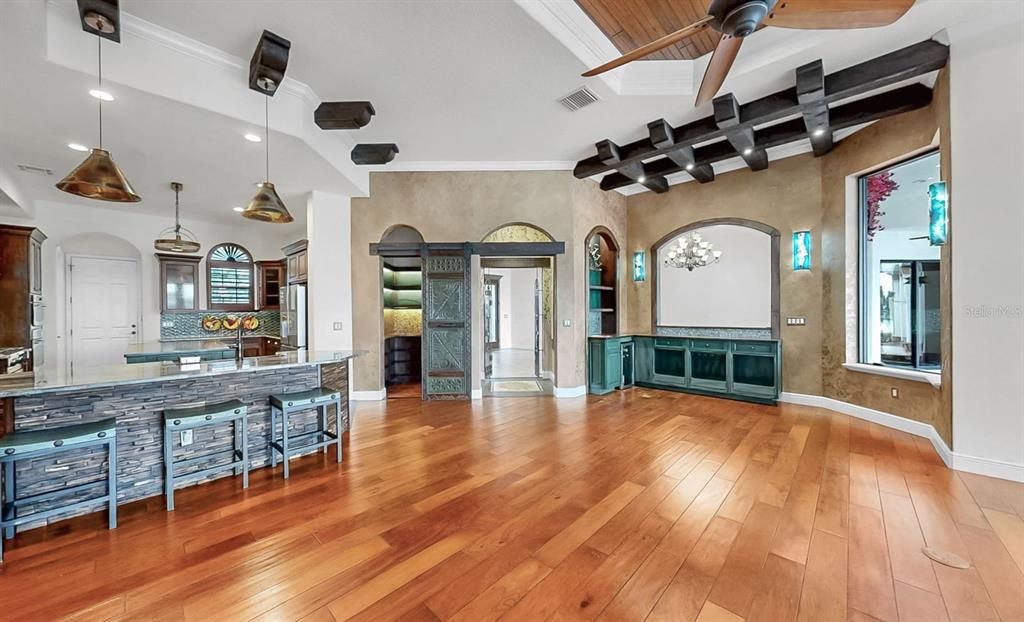 For Sale: $1,895,000 (4 beds, 5 baths, 4406 Square Feet)