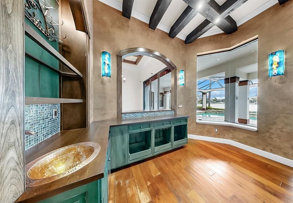 For Sale: $1,895,000 (4 beds, 5 baths, 4406 Square Feet)