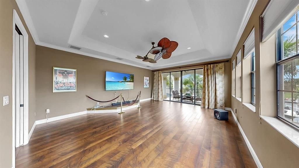 For Sale: $1,895,000 (4 beds, 5 baths, 4406 Square Feet)