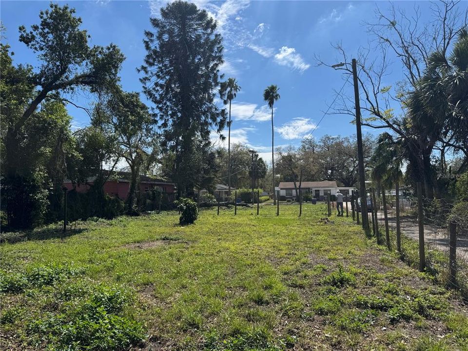 合同活跃: $89,900 (0.16 acres)