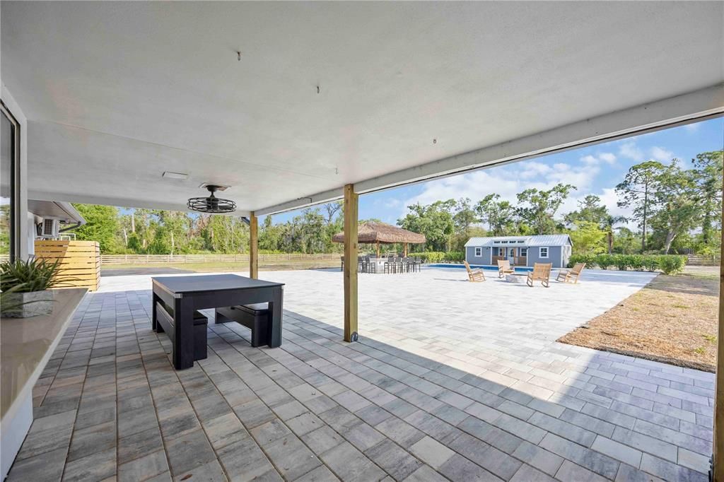 For Sale: $1,200,000 (4 beds, 2 baths, 2213 Square Feet)