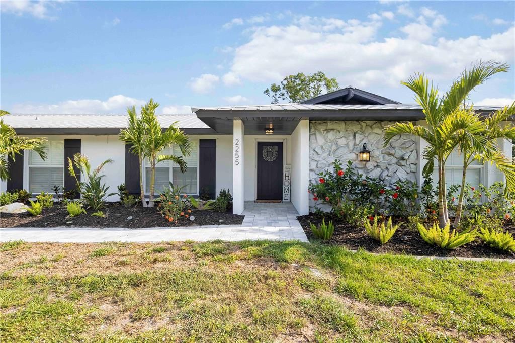 For Sale: $1,200,000 (4 beds, 2 baths, 2213 Square Feet)