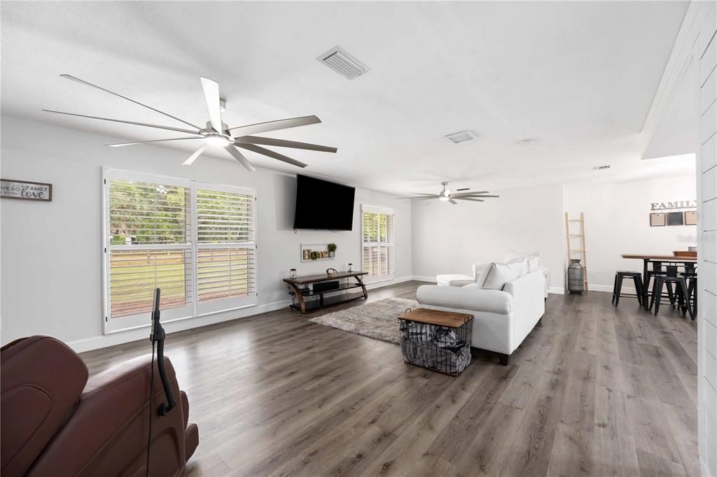 For Sale: $1,200,000 (4 beds, 2 baths, 2213 Square Feet)