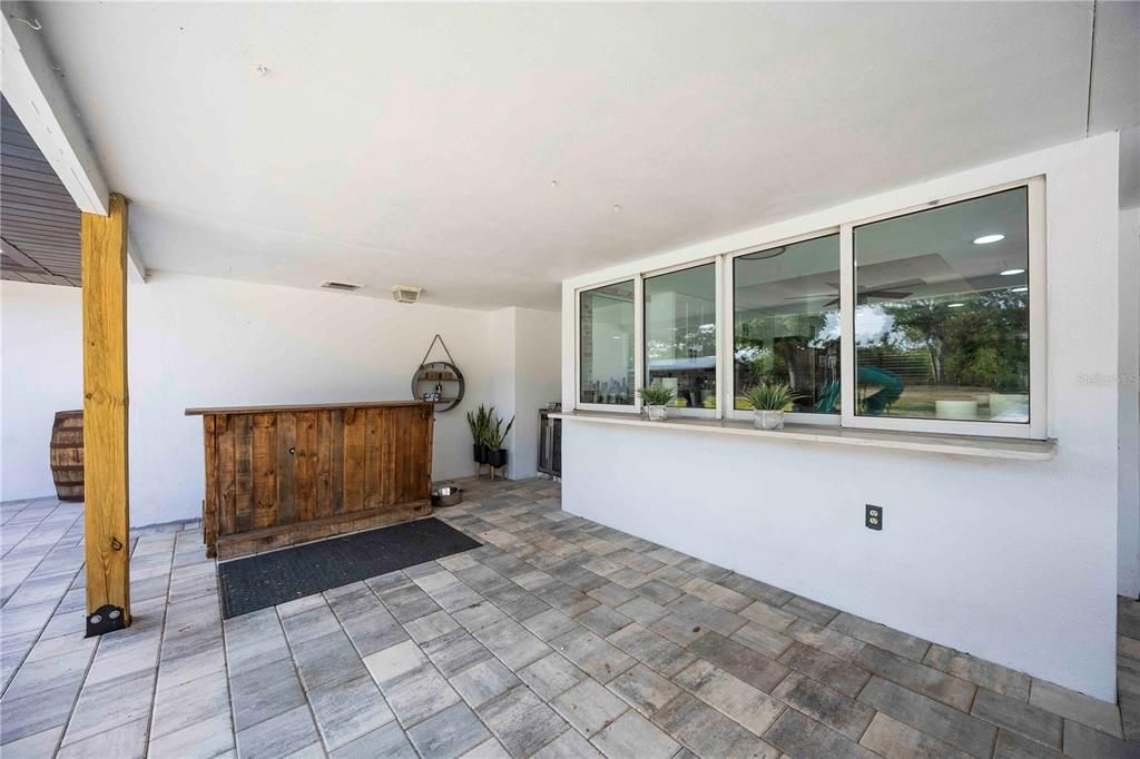 For Sale: $1,200,000 (4 beds, 2 baths, 2213 Square Feet)