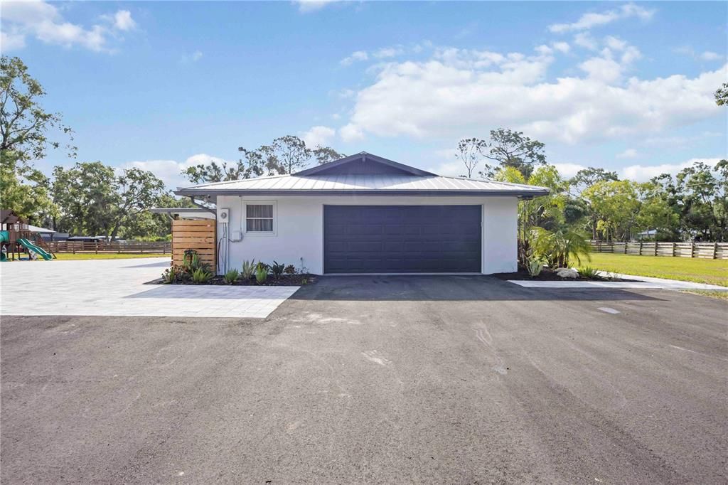 For Sale: $1,200,000 (4 beds, 2 baths, 2213 Square Feet)