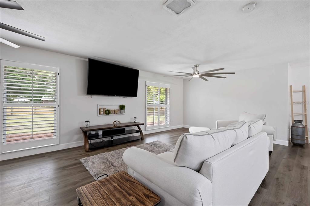 For Sale: $1,200,000 (4 beds, 2 baths, 2213 Square Feet)