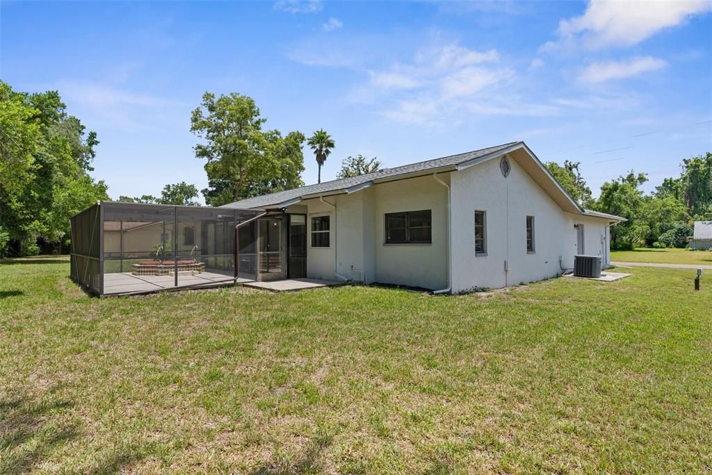 Active With Contract: $279,900 (3 beds, 2 baths, 1660 Square Feet)