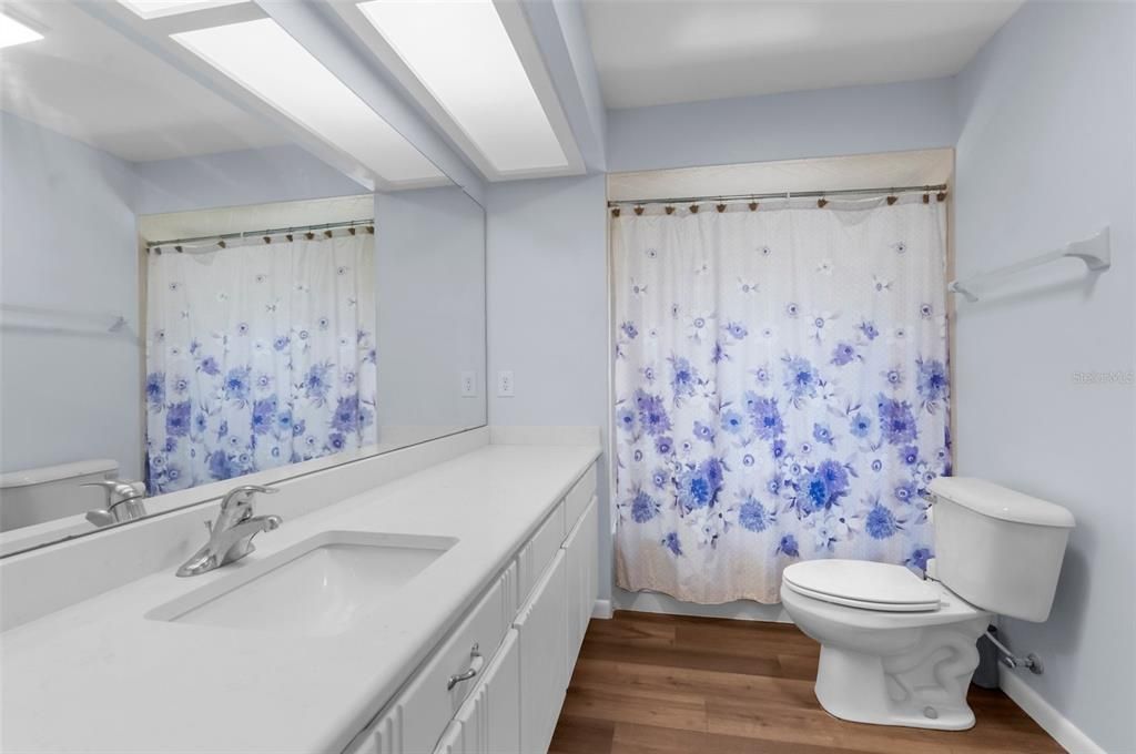 Active With Contract: $279,900 (3 beds, 2 baths, 1660 Square Feet)