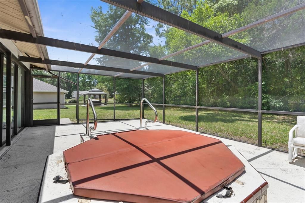 Active With Contract: $279,900 (3 beds, 2 baths, 1660 Square Feet)