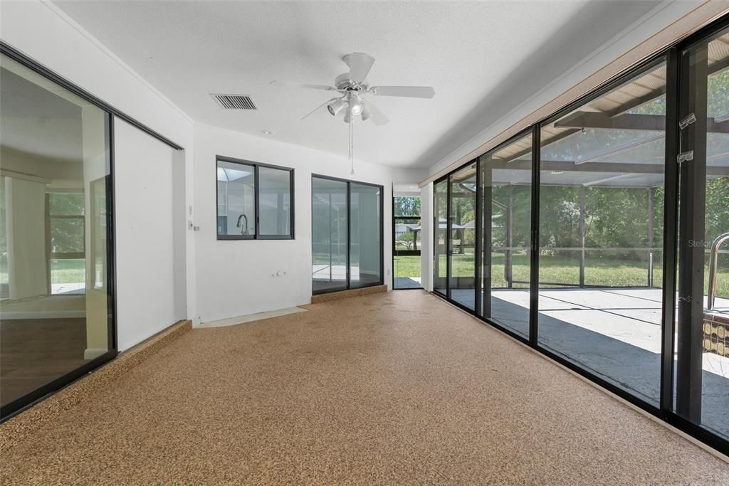 Active With Contract: $279,900 (3 beds, 2 baths, 1660 Square Feet)