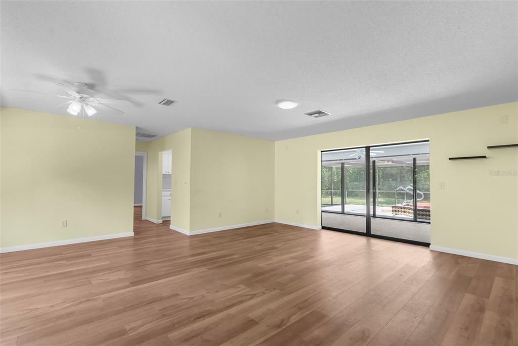 Active With Contract: $279,900 (3 beds, 2 baths, 1660 Square Feet)