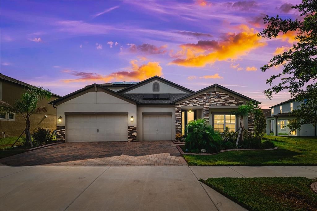 For Sale: $630,000 (5 beds, 4 baths, 3157 Square Feet)