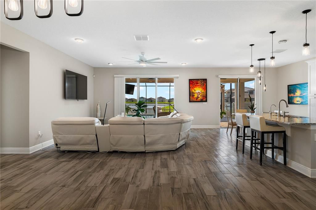 For Sale: $630,000 (5 beds, 4 baths, 3157 Square Feet)