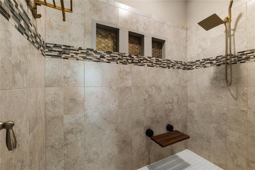 For Sale: $630,000 (5 beds, 4 baths, 3157 Square Feet)