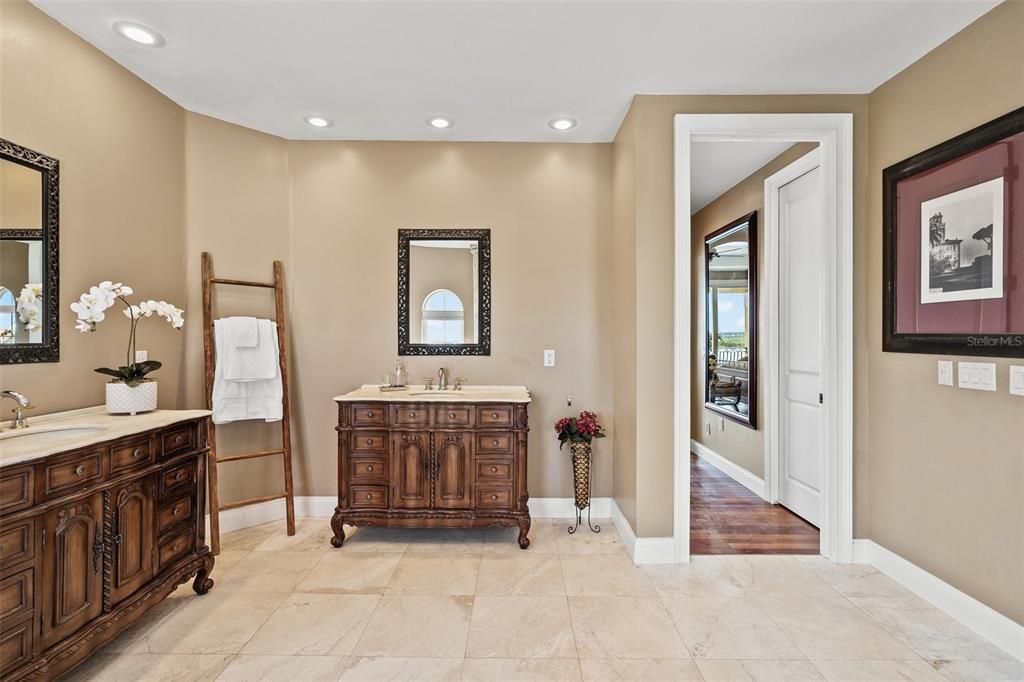 待售: $2,875,000 (4 贝兹, 4 浴室, 4816 平方英尺)