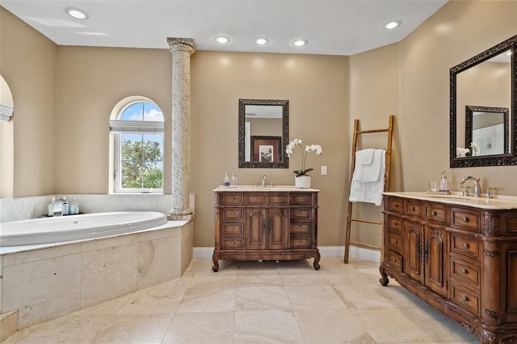 待售: $2,875,000 (4 贝兹, 4 浴室, 4816 平方英尺)