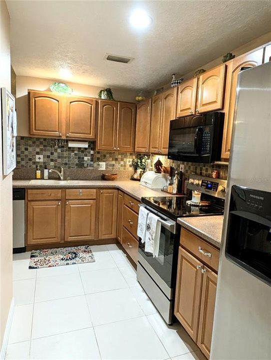 待售: $209,900 (3 贝兹, 2 浴室, 1802 平方英尺)