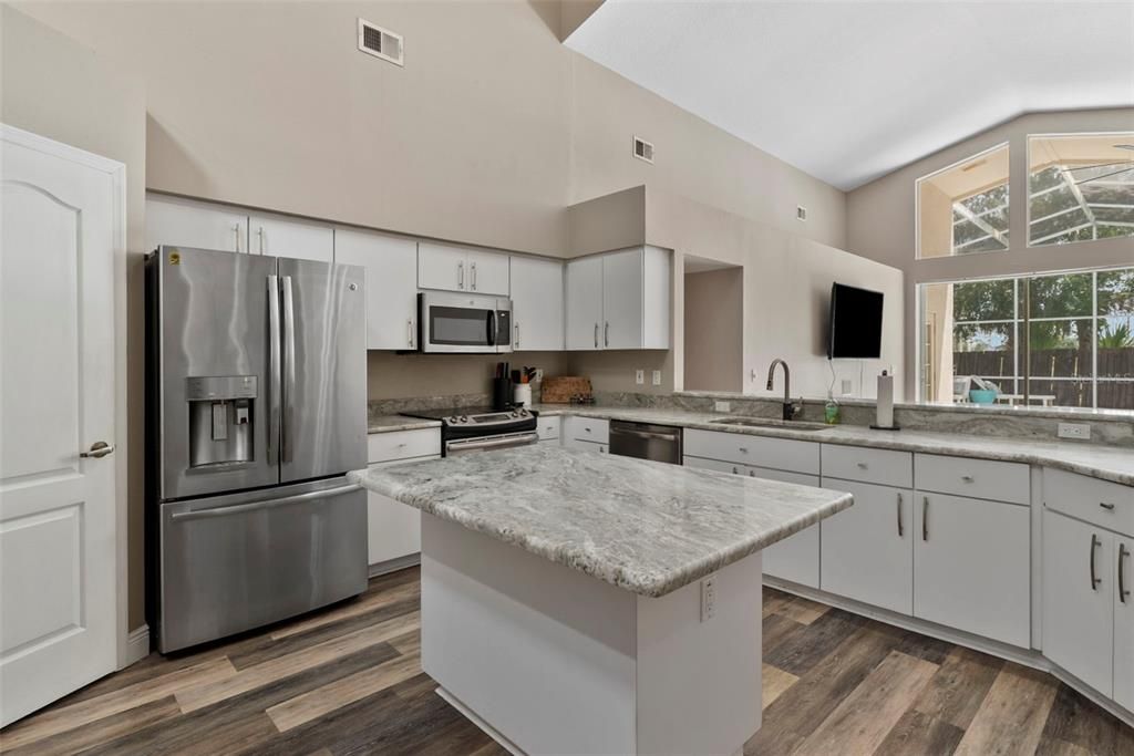 Active With Contract: $529,900 (4 beds, 3 baths, 2546 Square Feet)