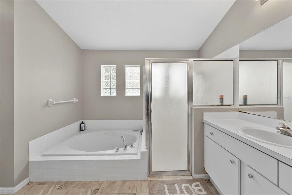 Active With Contract: $529,900 (4 beds, 3 baths, 2546 Square Feet)