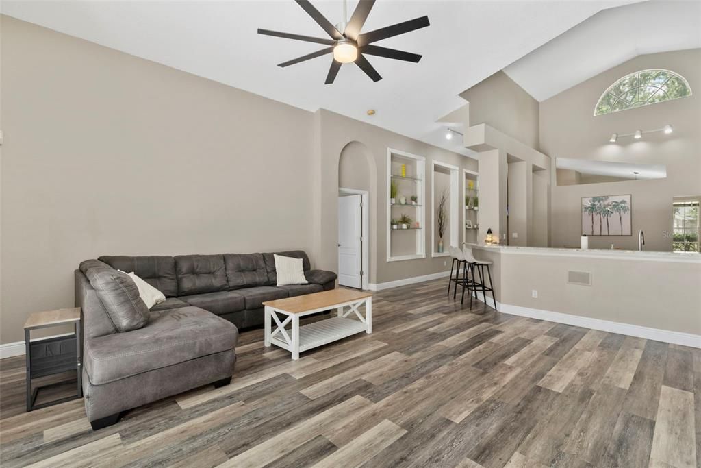 Active With Contract: $529,900 (4 beds, 3 baths, 2546 Square Feet)