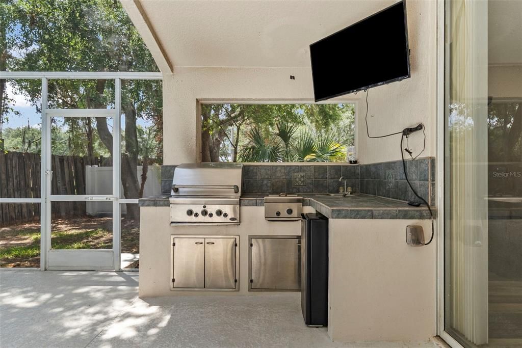 Active With Contract: $529,900 (4 beds, 3 baths, 2546 Square Feet)