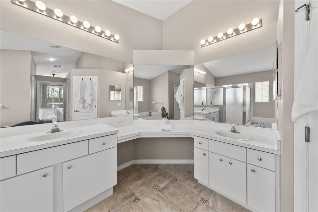 Active With Contract: $529,900 (4 beds, 3 baths, 2546 Square Feet)