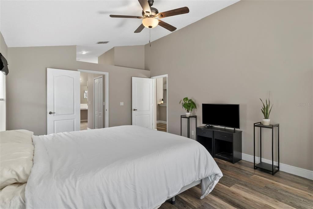 Active With Contract: $529,900 (4 beds, 3 baths, 2546 Square Feet)