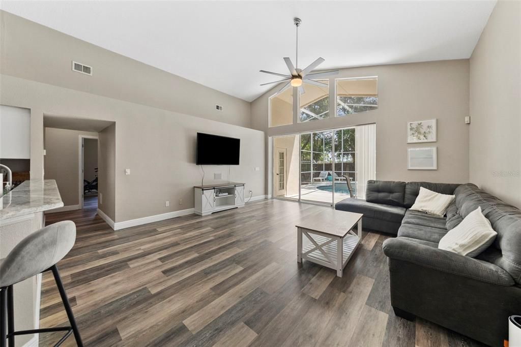 Active With Contract: $529,900 (4 beds, 3 baths, 2546 Square Feet)