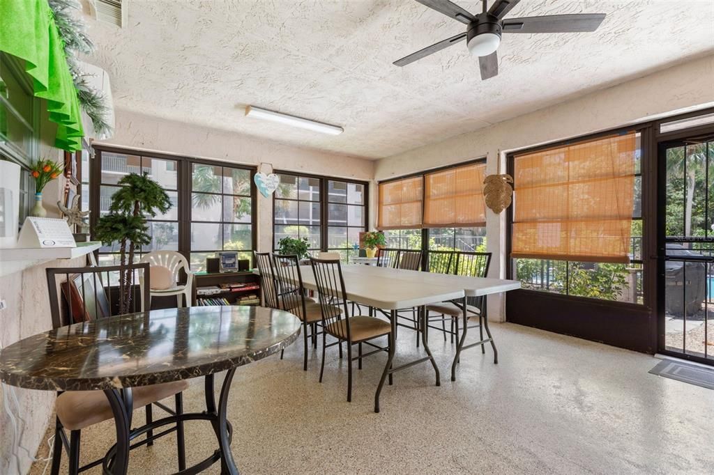 En Venta: $155,000 (2 camas, 2 baños, 932 Pies cuadrados)