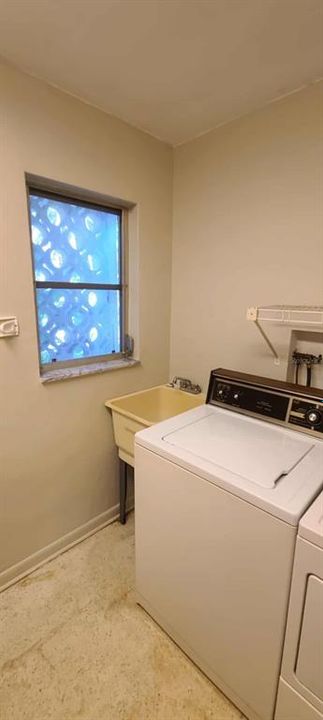 待售: $1,600,000 (7 贝兹, 4 浴室, 4390 平方英尺)