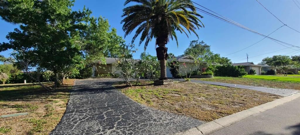 待售: $1,600,000 (7 贝兹, 4 浴室, 4390 平方英尺)