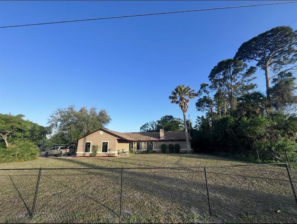 For Sale: $320,000 (3 beds, 2 baths, 1638 Square Feet)