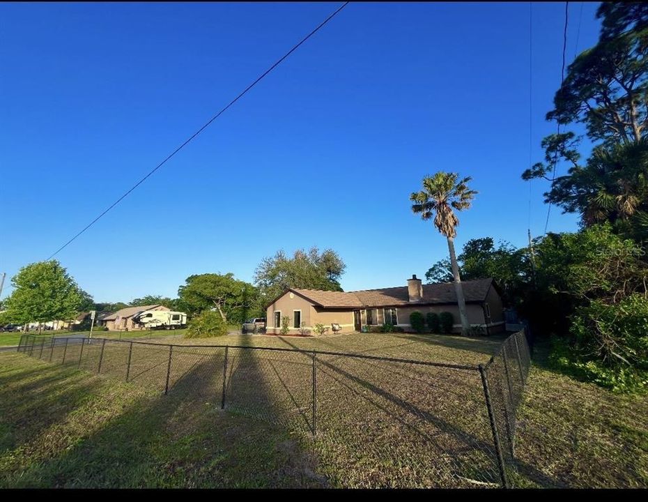 For Sale: $320,000 (3 beds, 2 baths, 1638 Square Feet)