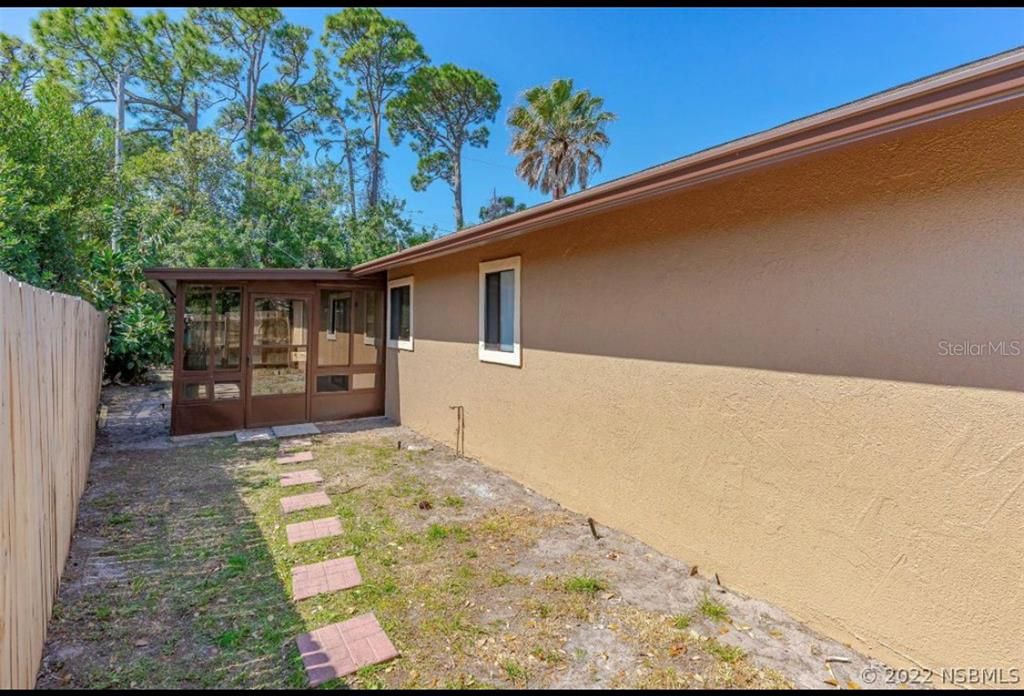 For Sale: $320,000 (3 beds, 2 baths, 1638 Square Feet)