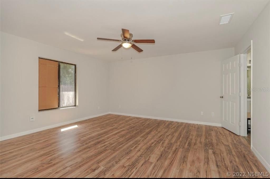 For Sale: $320,000 (3 beds, 2 baths, 1638 Square Feet)