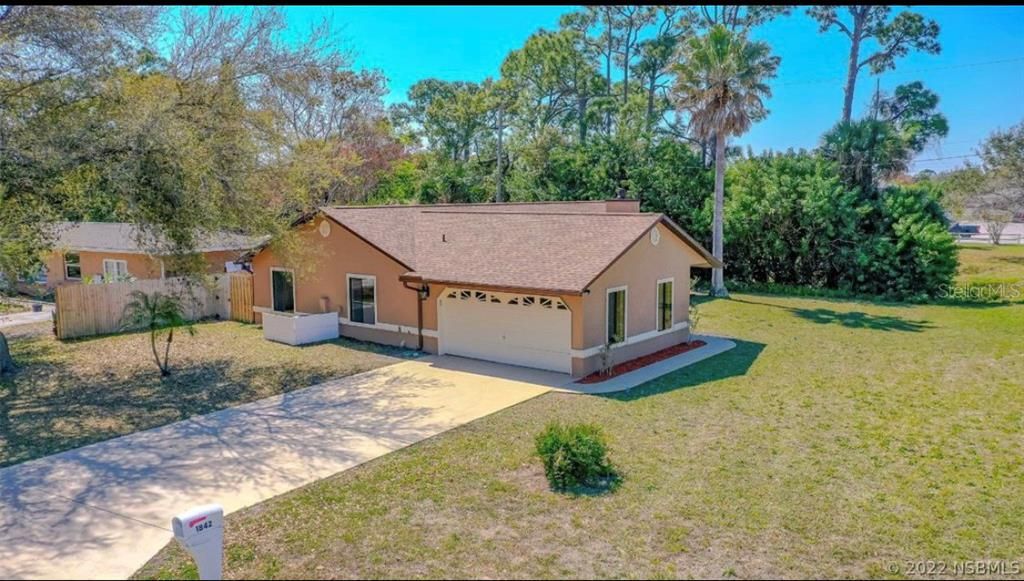 For Sale: $320,000 (3 beds, 2 baths, 1638 Square Feet)