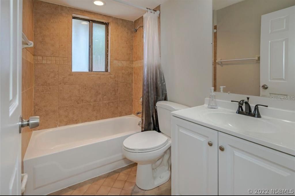 For Sale: $320,000 (3 beds, 2 baths, 1638 Square Feet)