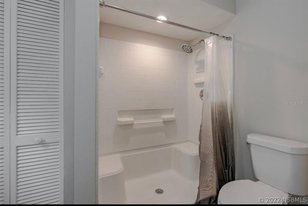 For Sale: $320,000 (3 beds, 2 baths, 1638 Square Feet)