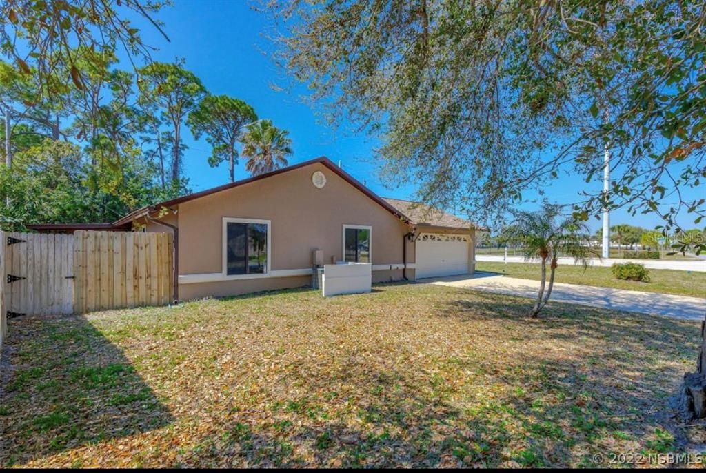 For Sale: $320,000 (3 beds, 2 baths, 1638 Square Feet)