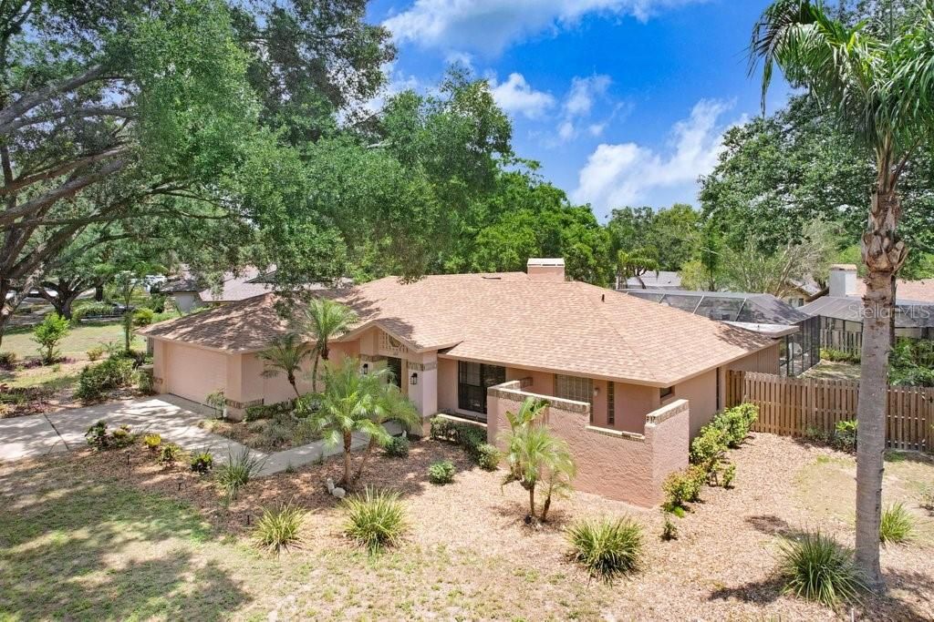 合同活跃: $445,000 (4 贝兹, 2 浴室, 1924 平方英尺)