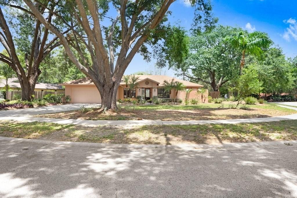 合同活跃: $445,000 (4 贝兹, 2 浴室, 1924 平方英尺)