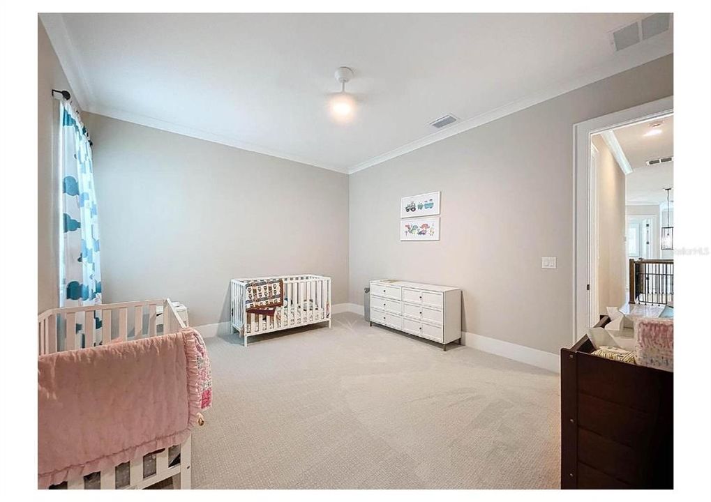 En Venta: $1,590,000 (6 camas, 4 baños, 4100 Pies cuadrados)