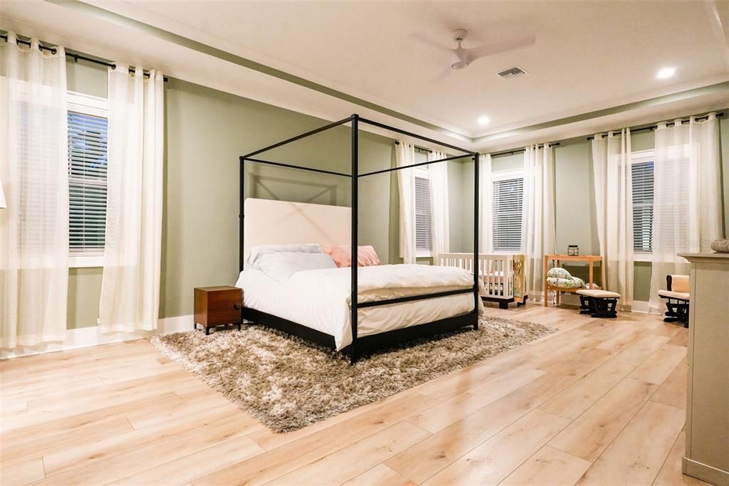 En Venta: $1,590,000 (6 camas, 4 baños, 4100 Pies cuadrados)